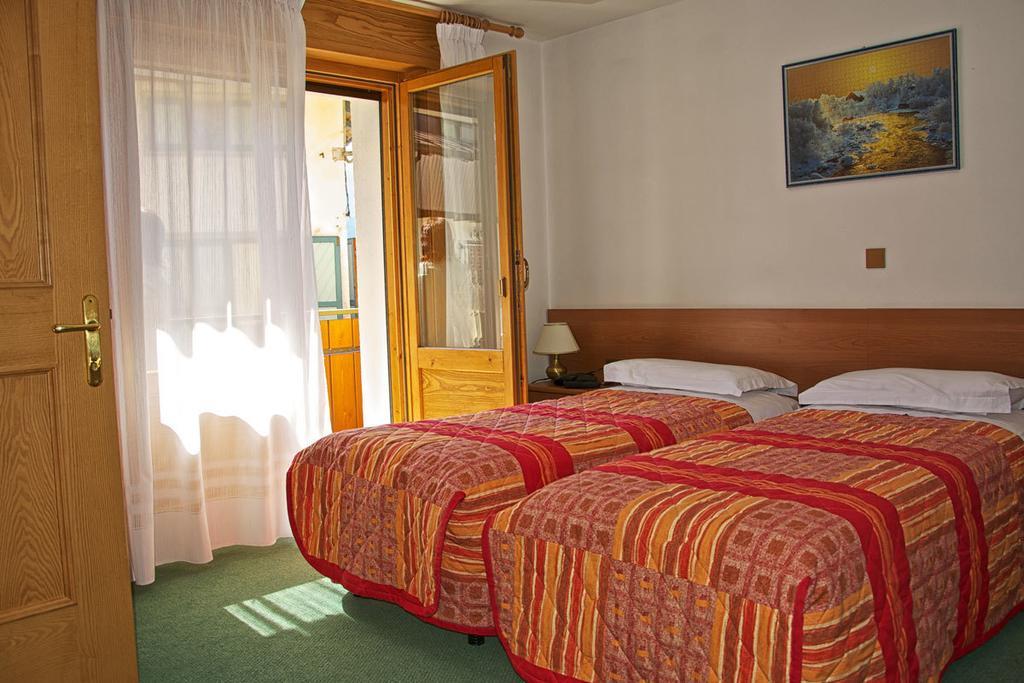 Albergo Ristorante Iris Auronzo di Cadore Exterior foto